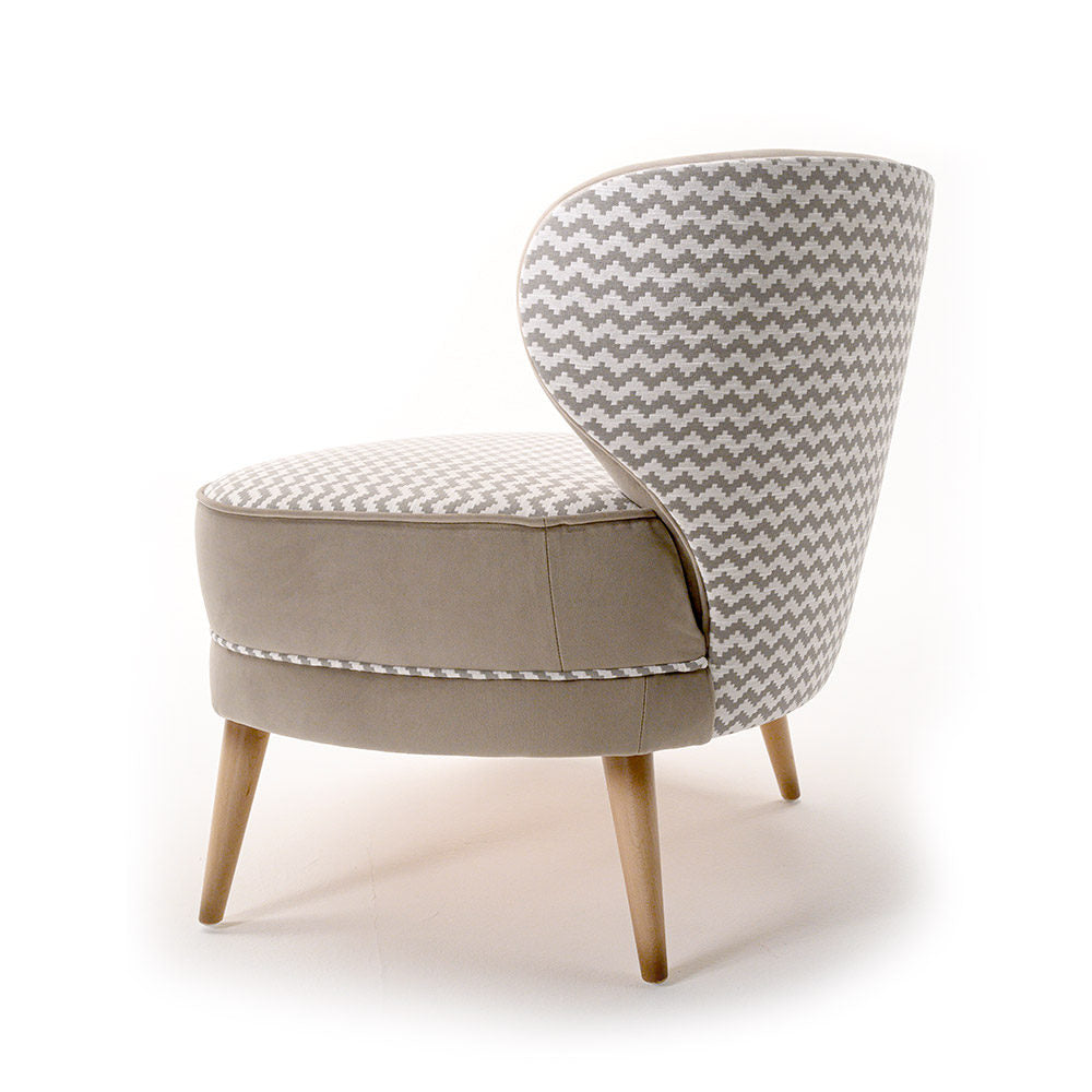 
                  
                    Sessel Hina
                  
                